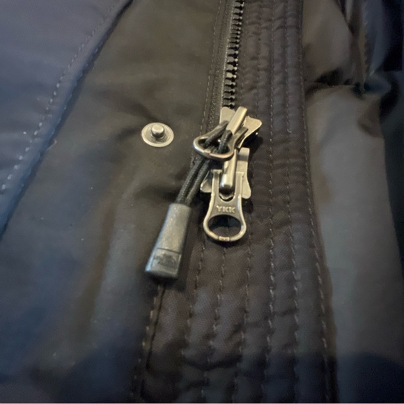 North Face Men's McMurdo All Black Parka Jacket - Picture 8 of 10